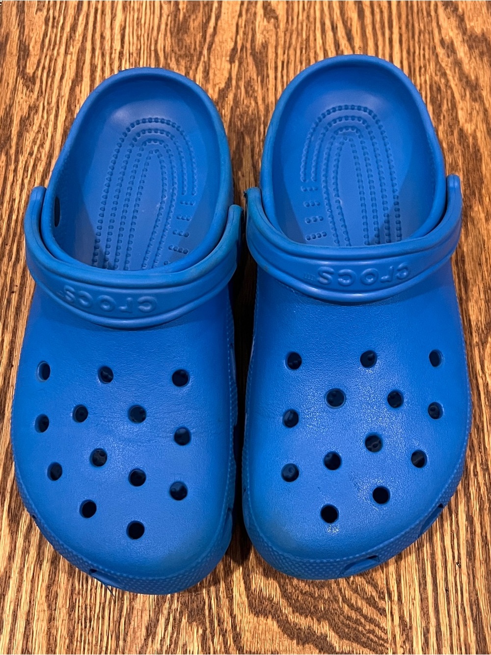 Crocs Unisex Classic Clog in Bright Blue